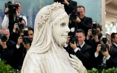Heidi Klum a socat la Met Gala 2026. Tinuta ei a fost o adevarata sculptura vie