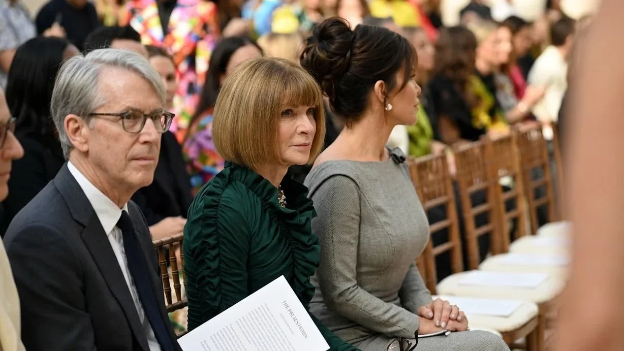 Mătasea din laborator ajunge în mall. Decizia care ne va schimba hainele până în 2027