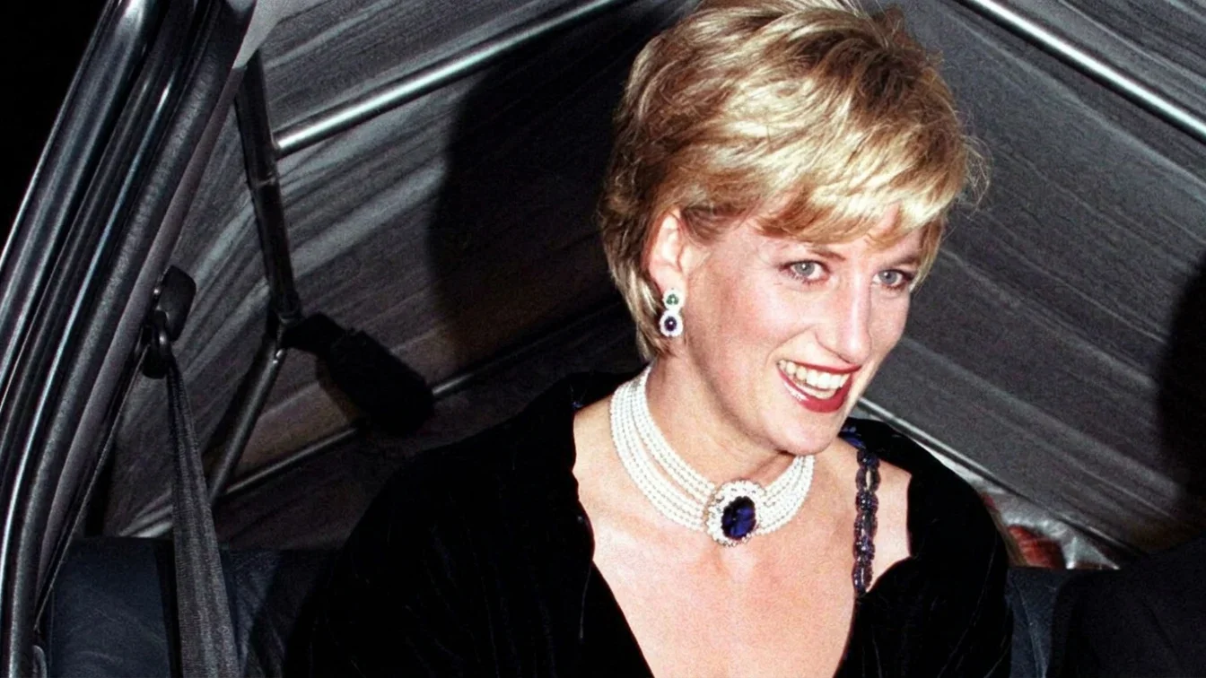 S-a aflat secretul rochiei Prințesei Diana. De ce a vrut să renunțe la ea în ultimul moment