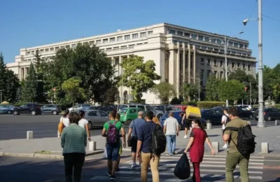 Guvernul a picat. Leul atinge un nou minim istoric si inflatia explodeaza la 8%