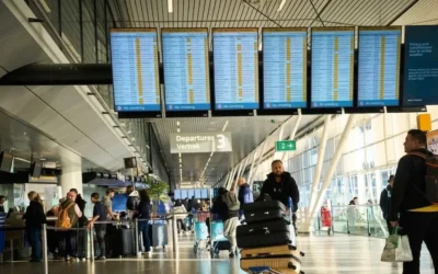 Zeci de mii de zboruri anulate. Prețul biletelor de avion explodează înainte de vacanță