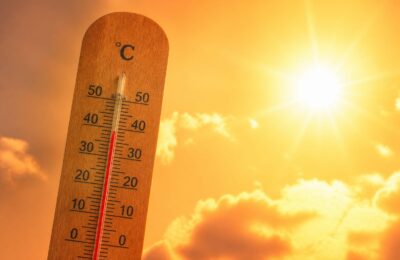 Canicula poate crește riscul cardiac chiar și la persoane sănătoase, iar decesele provocate de căldură au urcat cu peste 50%