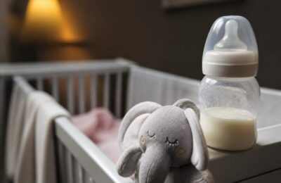 Franța acordă din 1 iulie 2026 până la două luni de concediu suplimentar plătit pentru fiecare părinte
