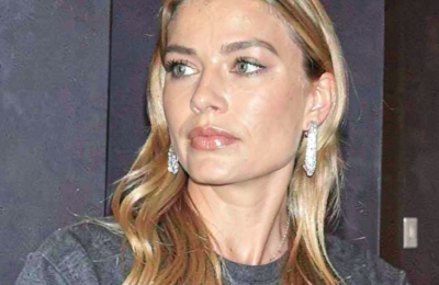Imaginile cu Margot Robbie în costum de baie alb au strâns până la 7,9 milioane de vizualizări