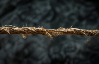 Cum recunoști când dorința de a-i mulțumi pe alții îți afectează echilibrul