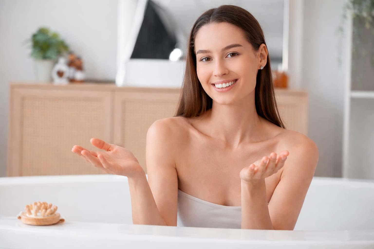 Cum să alegi exfoliantul de corp potrivit pentru o piele netedă și luminoasă