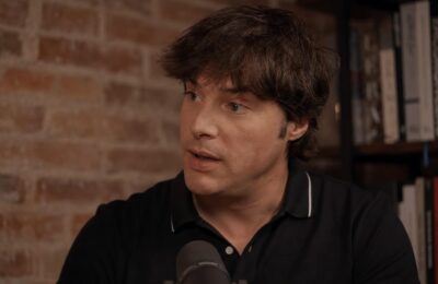 Hummusul iese mai fin dacă năutul fierbe în plus și ingredientele sunt reci. Trucul lui Jordi Cruz