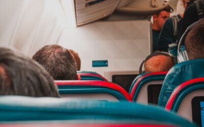 O pasageră de pe zborul American Airlines 1779 a fost luată în custodie la Miami după un incident la bord