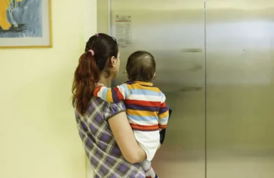 Scutirea de la plata liftului se aprobă prin vot și acoperă numai energia electrică