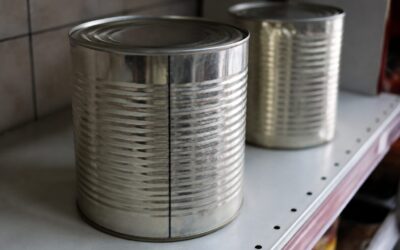 Conservele cu mai puțină sare se compară la 100 g. Ce trebuie verificat pe etichetă și la cutie înainte de cumpărare