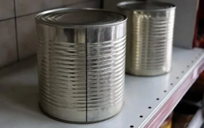 Conservele cu mai puțină sare se compară la 100 g. Ce trebuie verificat pe etichetă și la cutie înainte de cumpărare